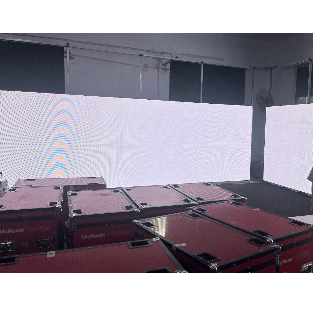 Used Like NEW Unilumin UGMII Outdoor 3.9 mm LED Wall for sale