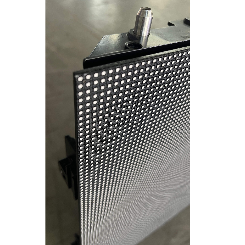 Used Like NEW Unilumin UGMII Outdoor 3.9 mm LED Wall for sale