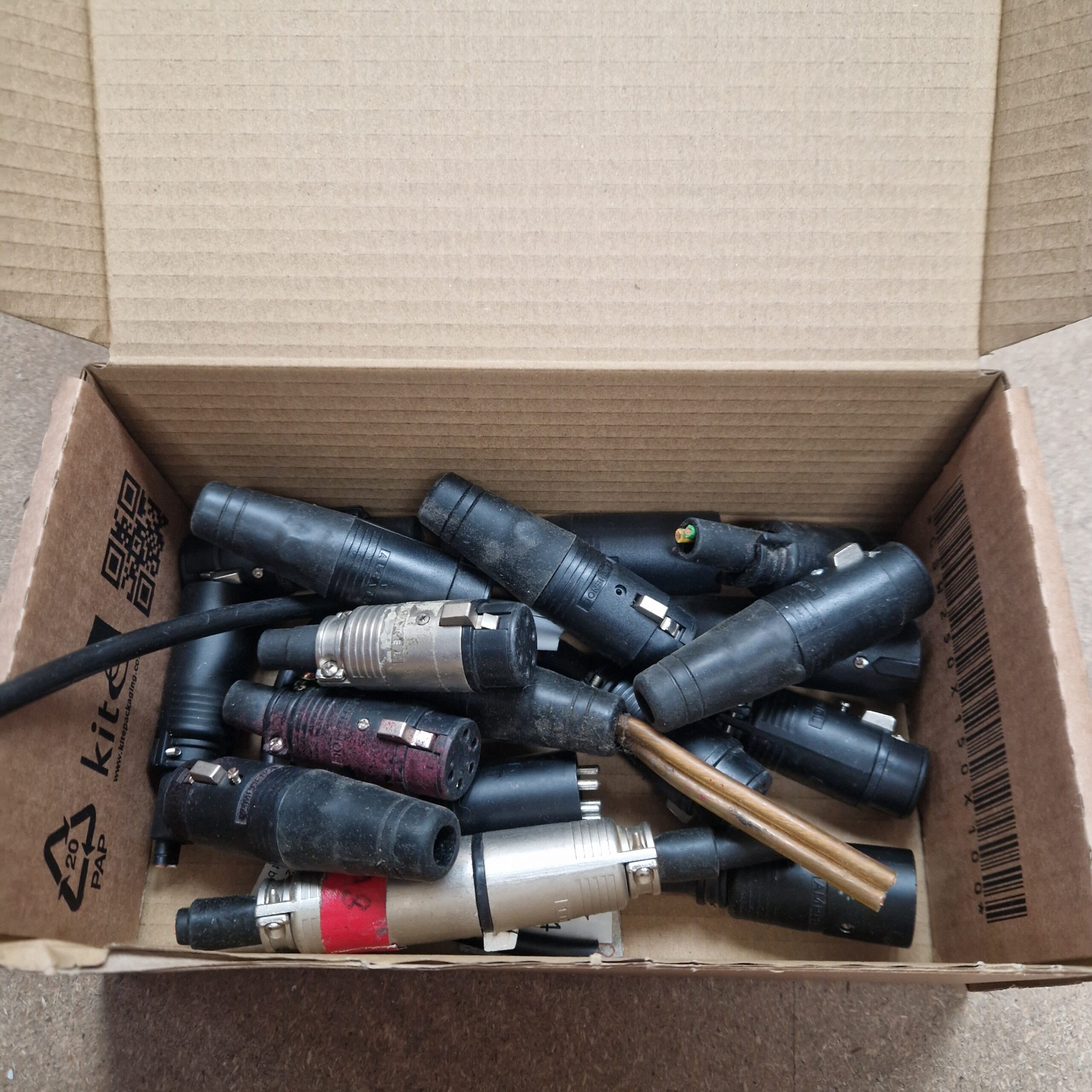 Used 1x box of used EP5plug for sale