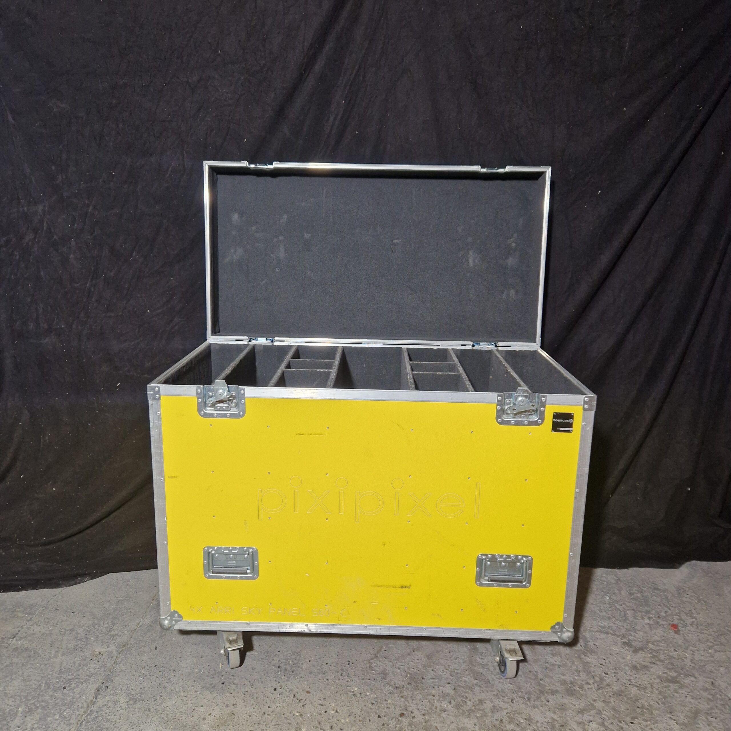 Used Empty 4-way Arri s60 sky panel flight case for sale