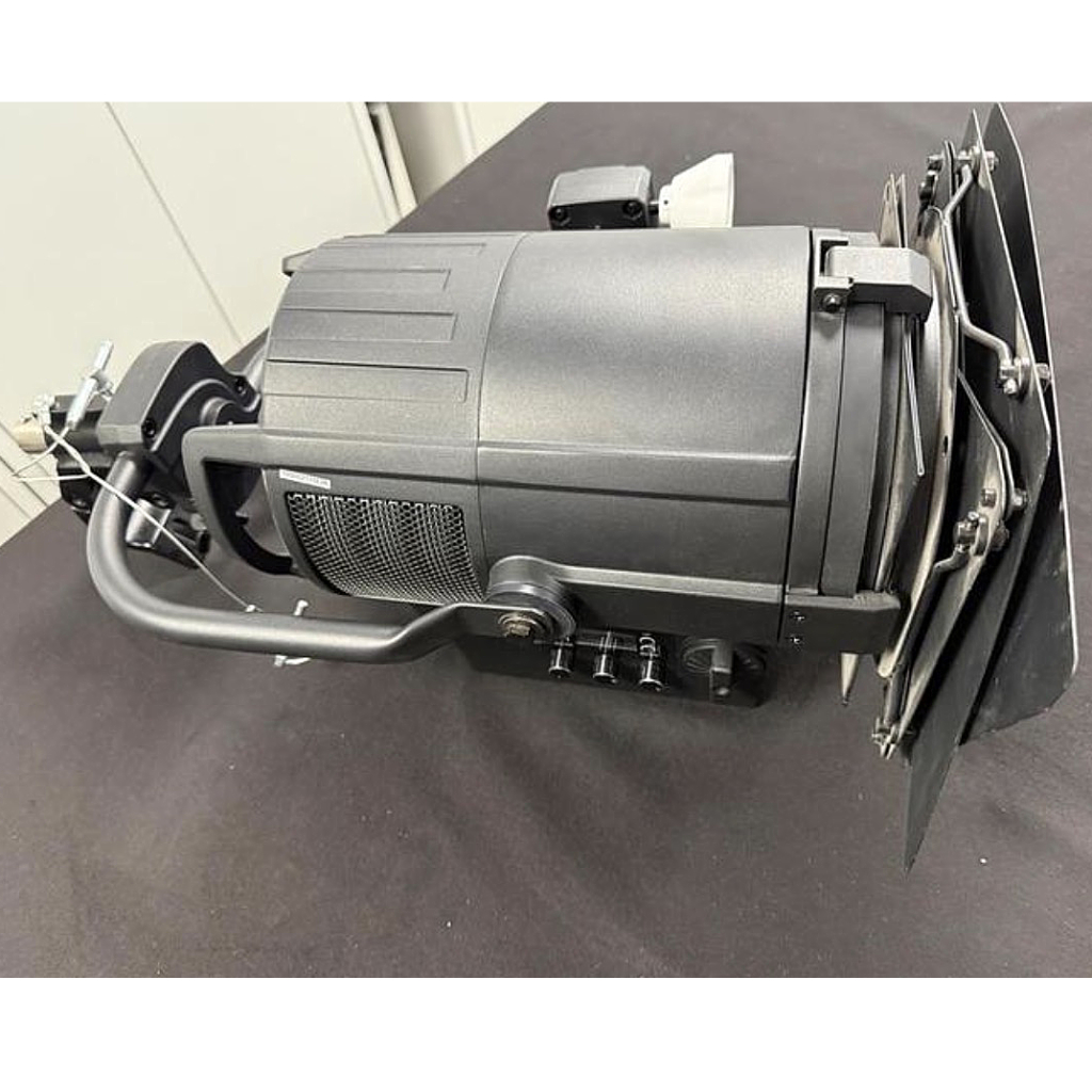 Used Prolights - EclFresnel Frensnel PTW 260W LED full colour 17-57° for sale