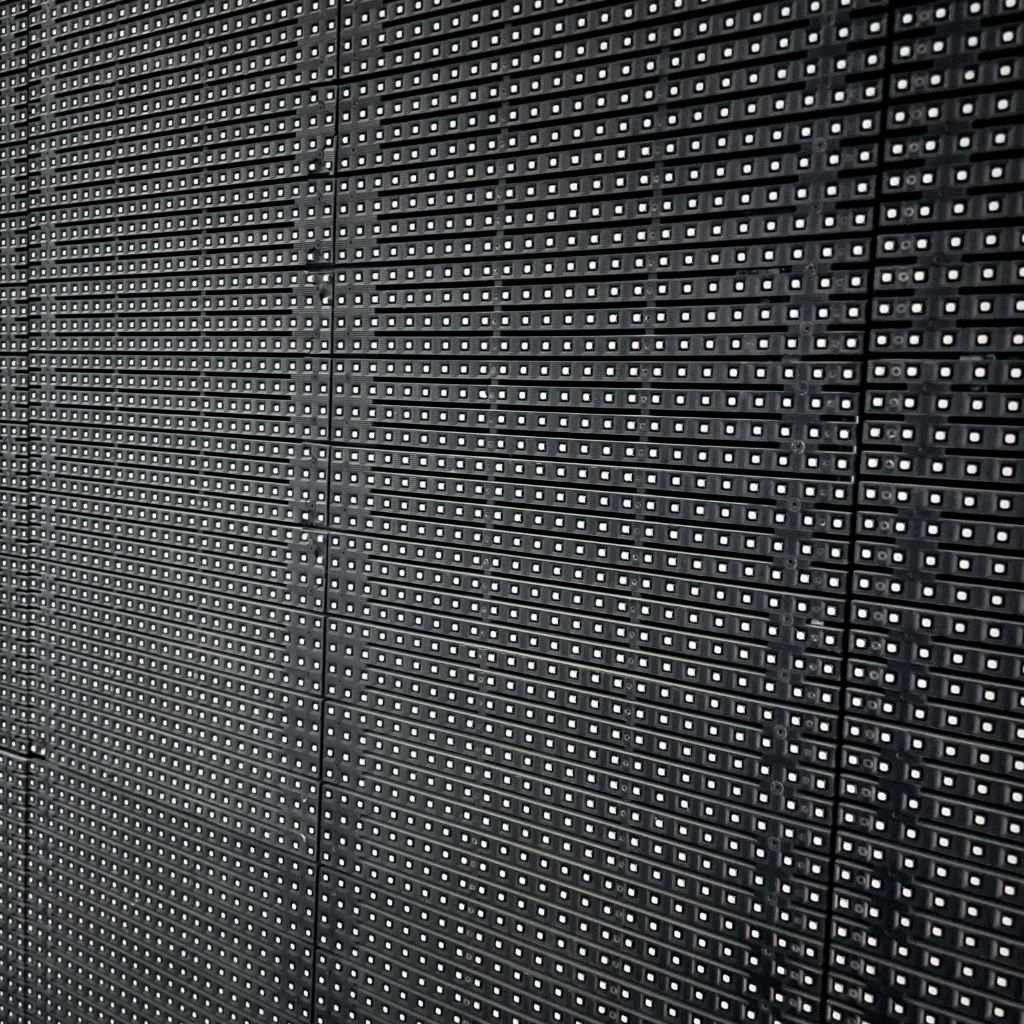 Used ROE LINX-12F 520 m² Outdoor LED Wall package for sale