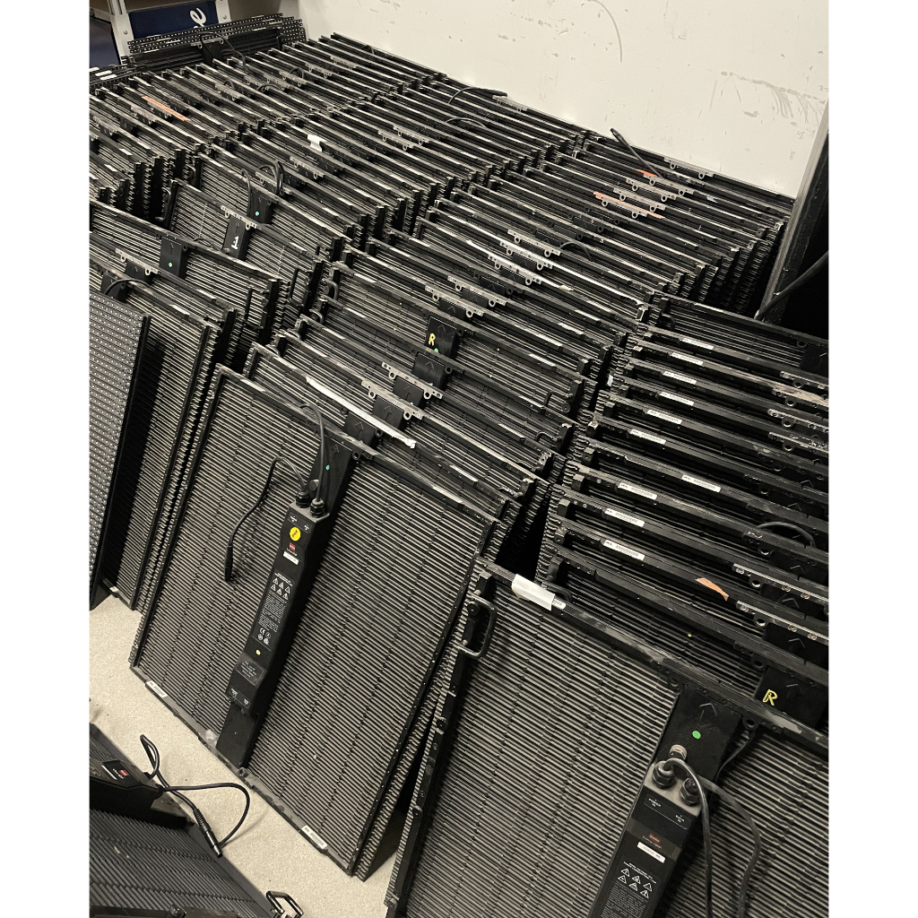 Used ROE LINX-12F 520 m² Outdoor LED Wall package for sale