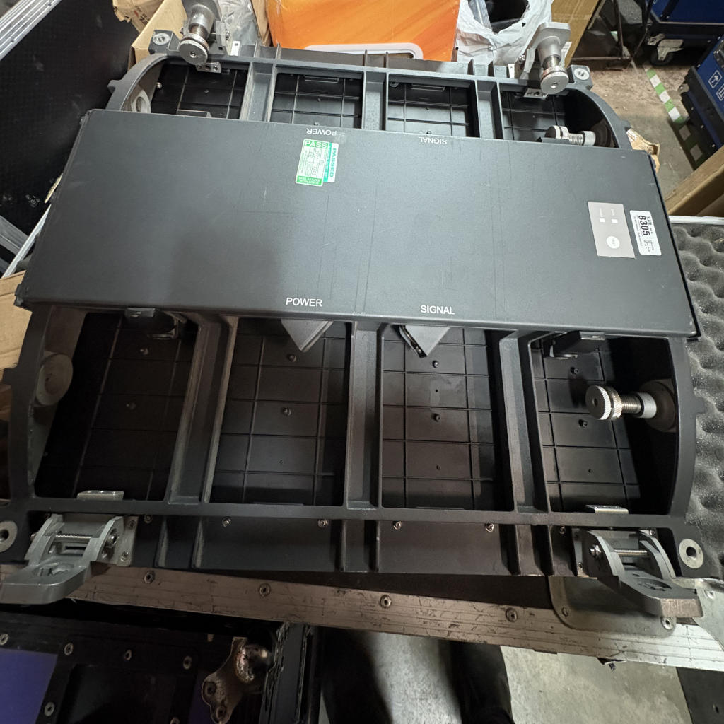 Used YSLV R4 LED Screen 4M x 2.3M, 4.5mm for sale