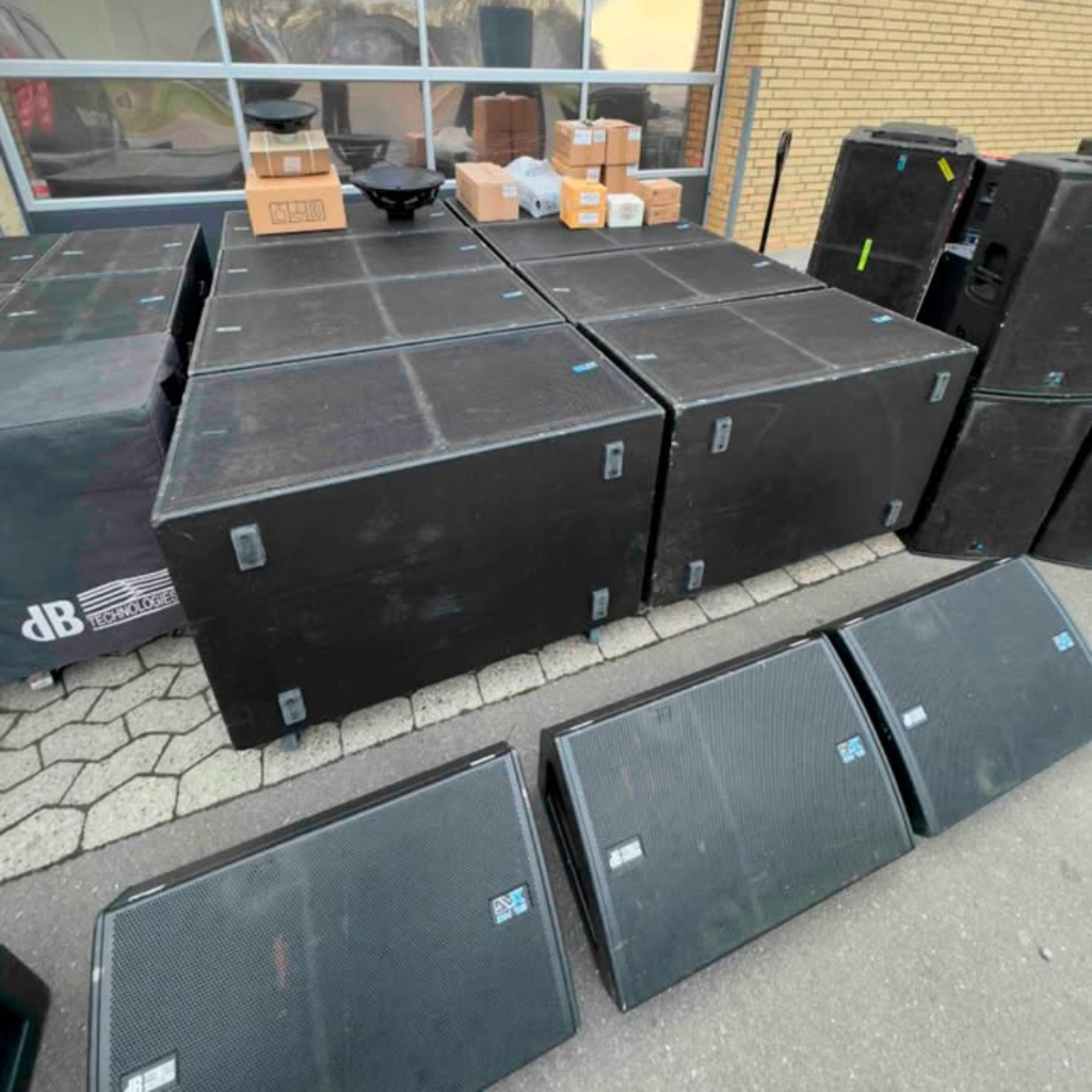 Used DB Technologies D12 + S30N package for sale