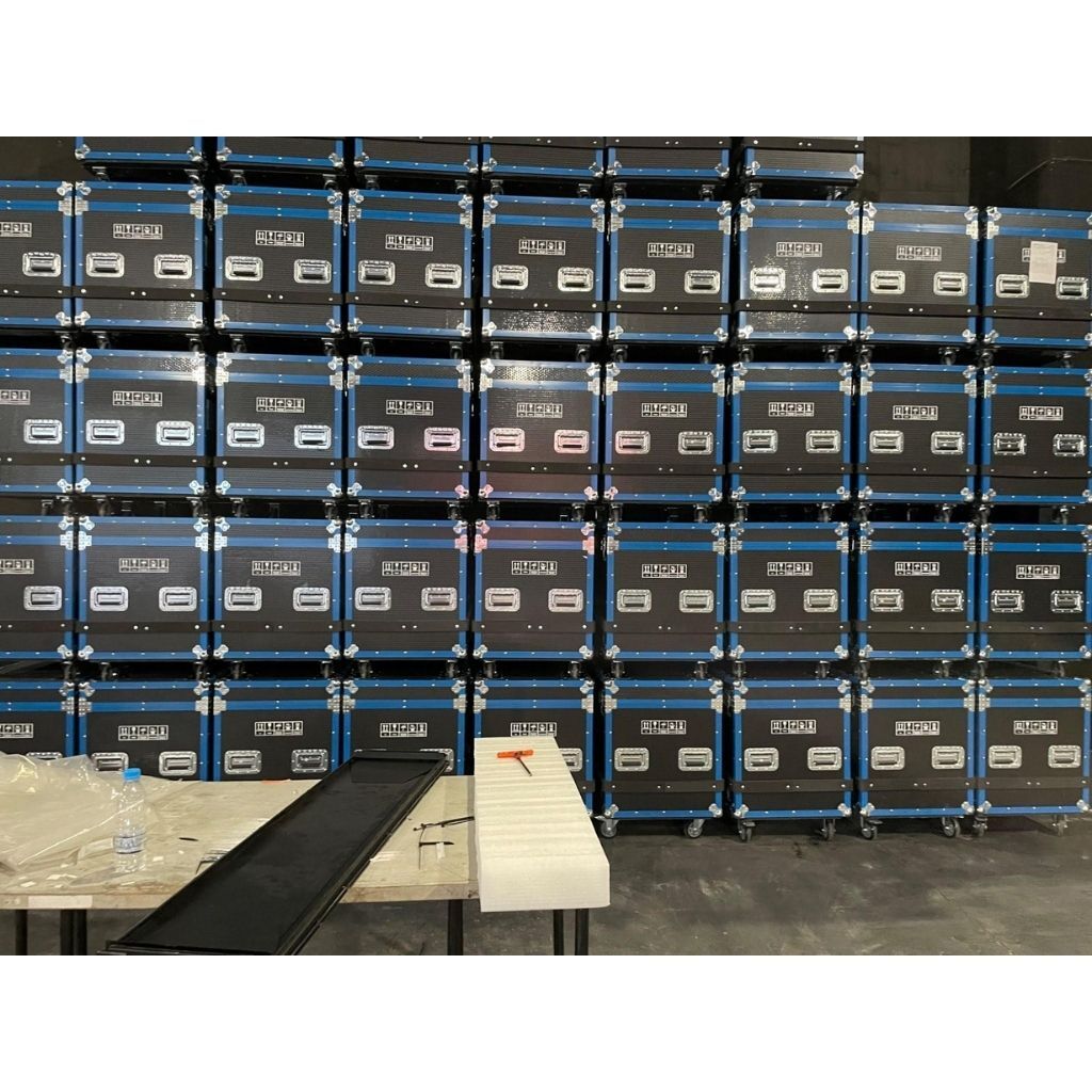 Used LAMPro Unilumin RN2.9 LED Videowall Package for sale