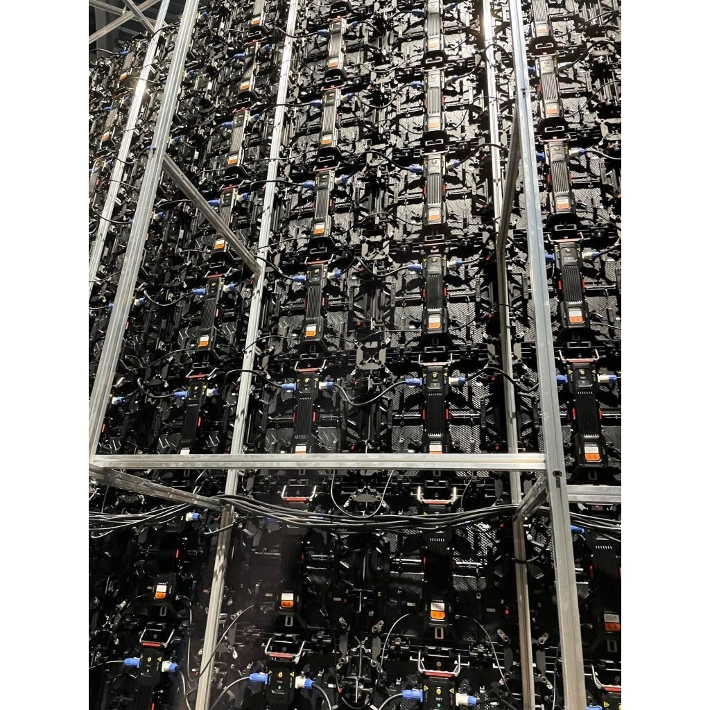 Used LAMPro Unilumin RN2.9 LED Videowall Package for sale