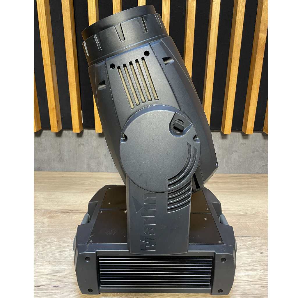 Used Martin MAC 700 Wash for sale