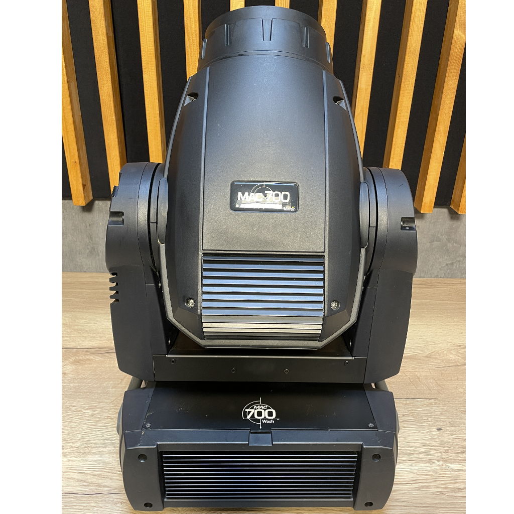 Used Martin MAC 700 Wash for sale