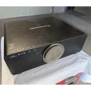 Panasonic PT-DZ770
