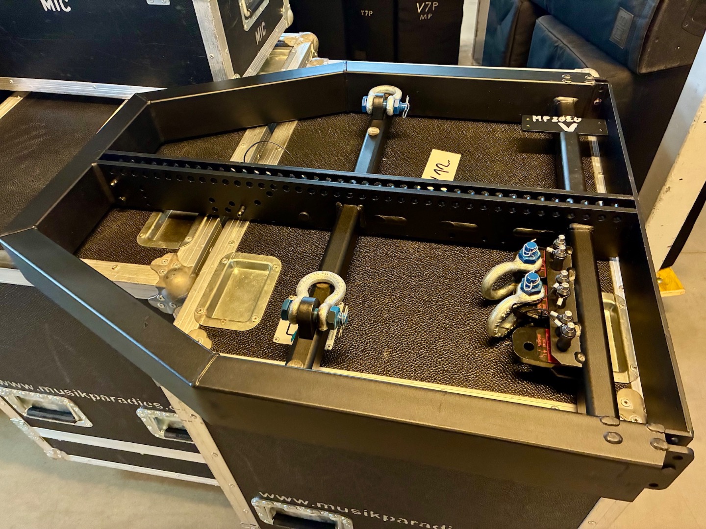 Used d&b Audiotechnik V8 NLT4 Set for sale