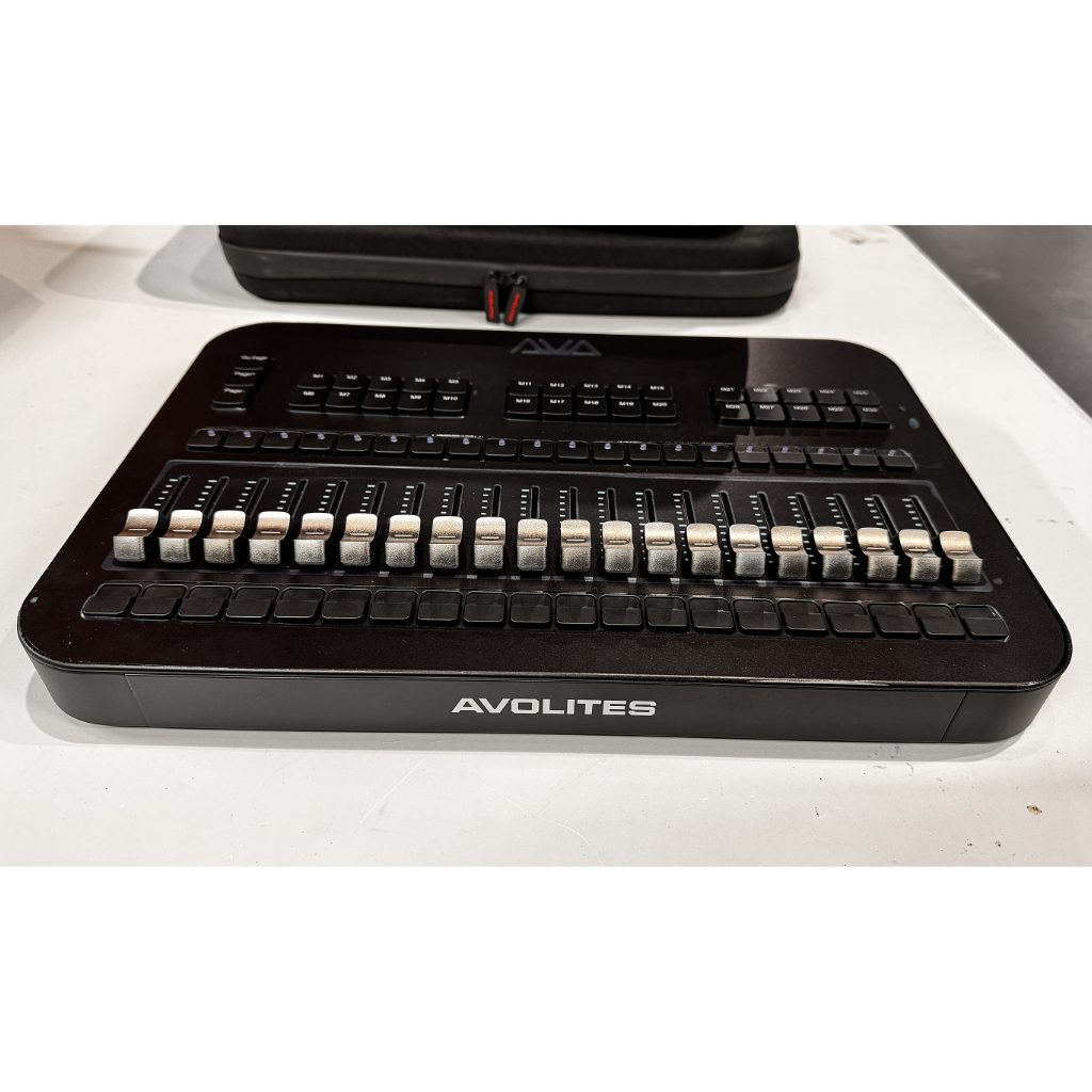 Used Avolites T3 and Wing Package for sale