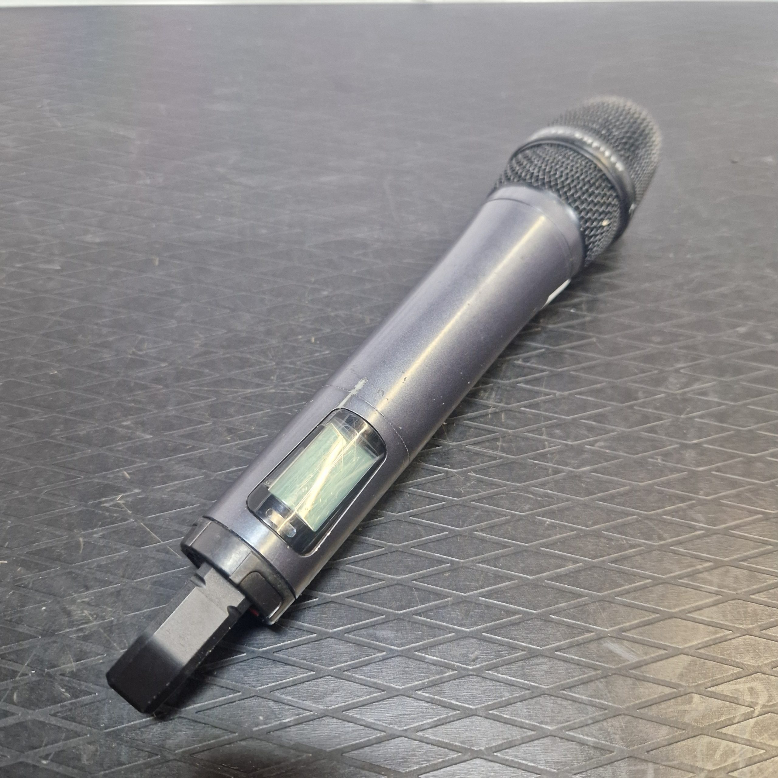 Used 1-Way EW100 G3 + E835 Handheld/Beltpack (CH70) for sale