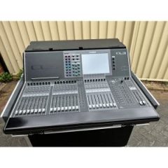 Yamaha CL3 mixing console