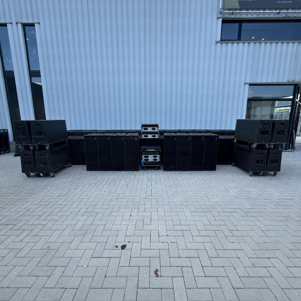 Used Martin Audio Synco W8LC and STS RR Sub Package for sale