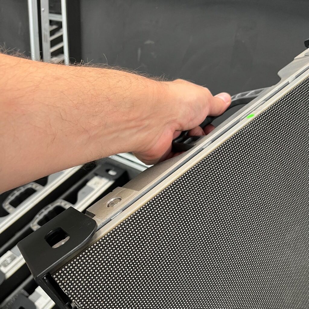 Used digiLED 2.6mm LED Video Wall Line Array Package for sale