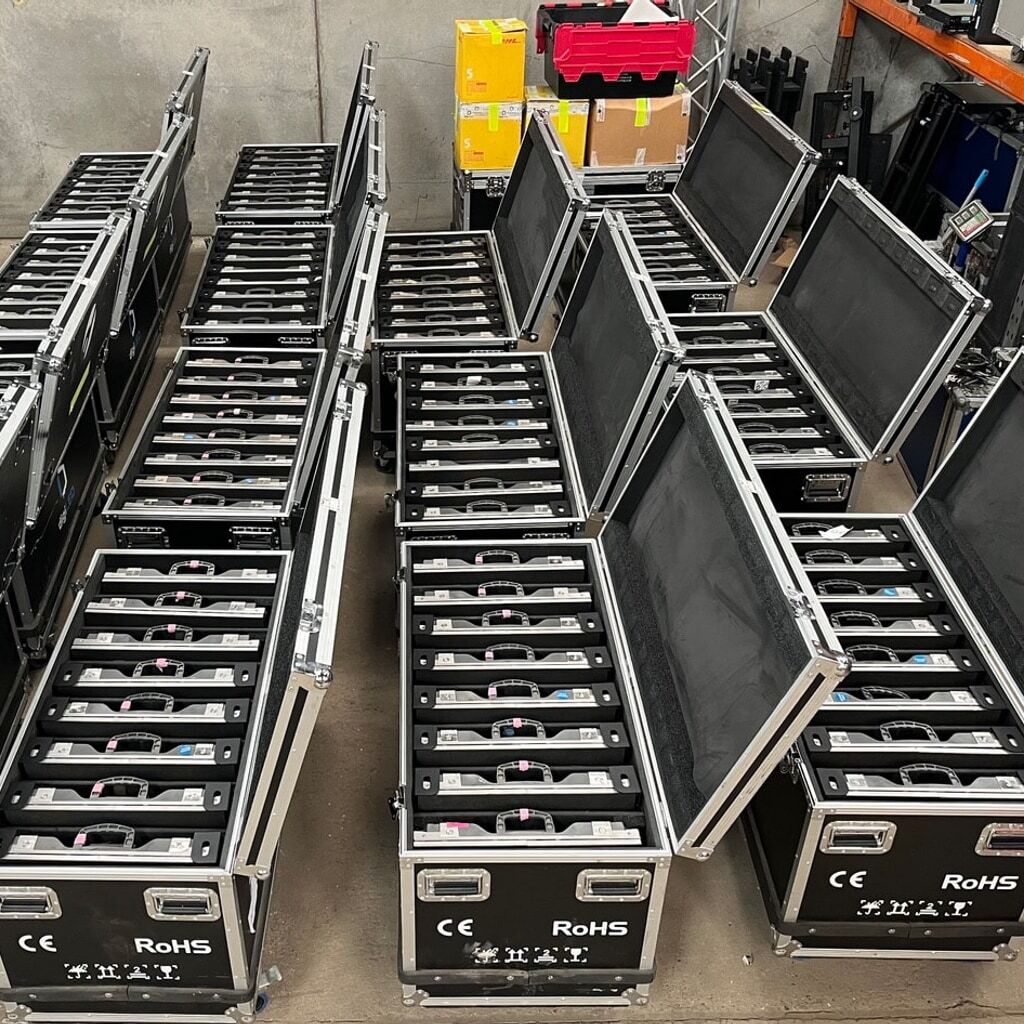 Used digiLED 2.6mm LED Video Wall Line Array Package for sale