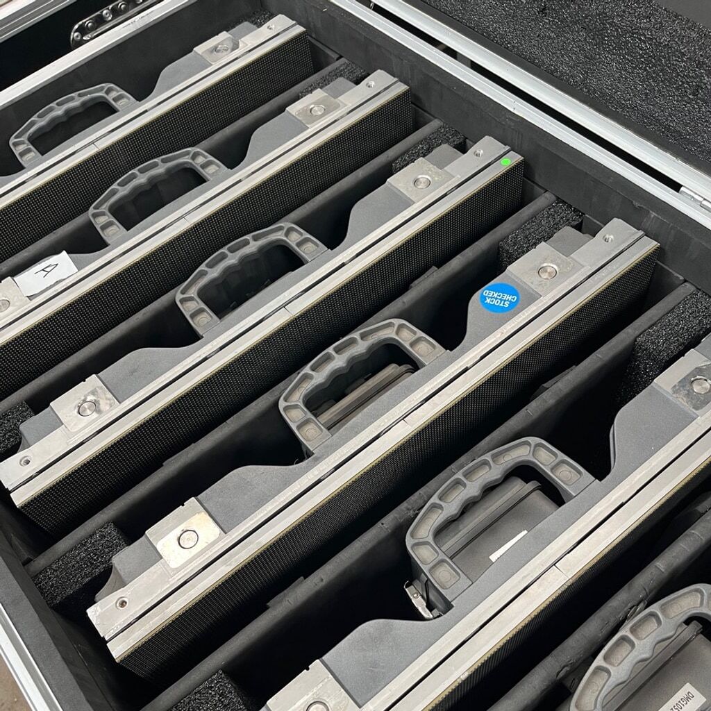 Used digiLED 2.6mm LED Video Wall Line Array Package for sale