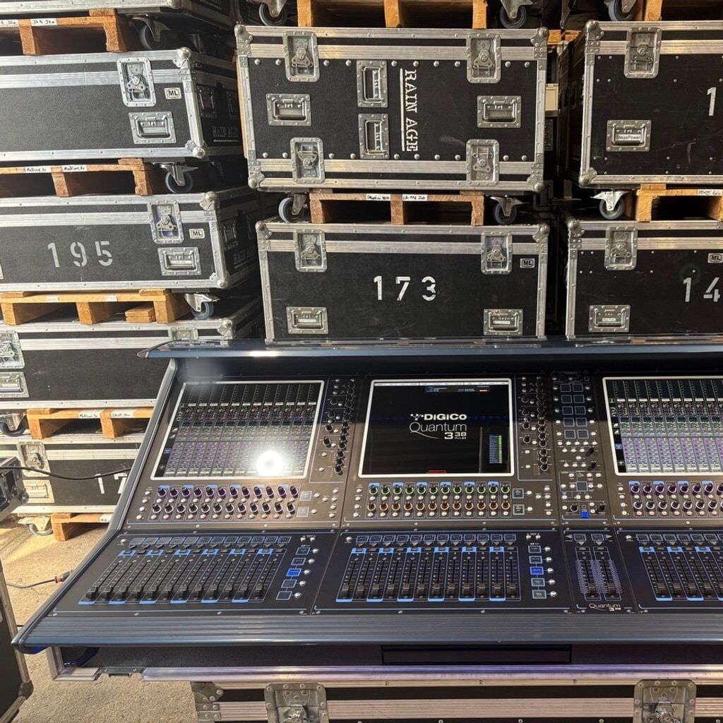 Used DiGiCo Quantum Q338 HMA Waves Pulse for sale