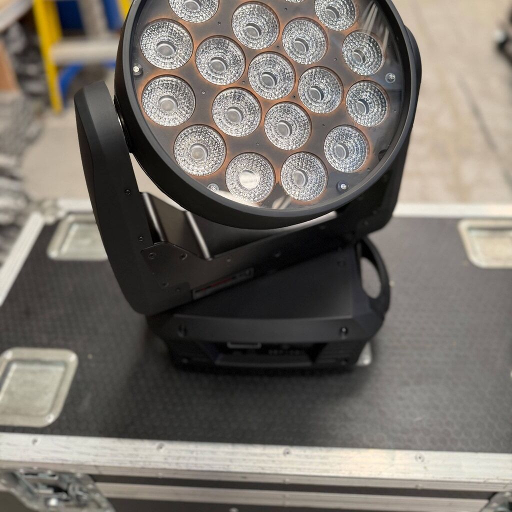 Used Elation Platinum Wash ZFX Pro Moving Light Pair (2 Lights Cased) for sale