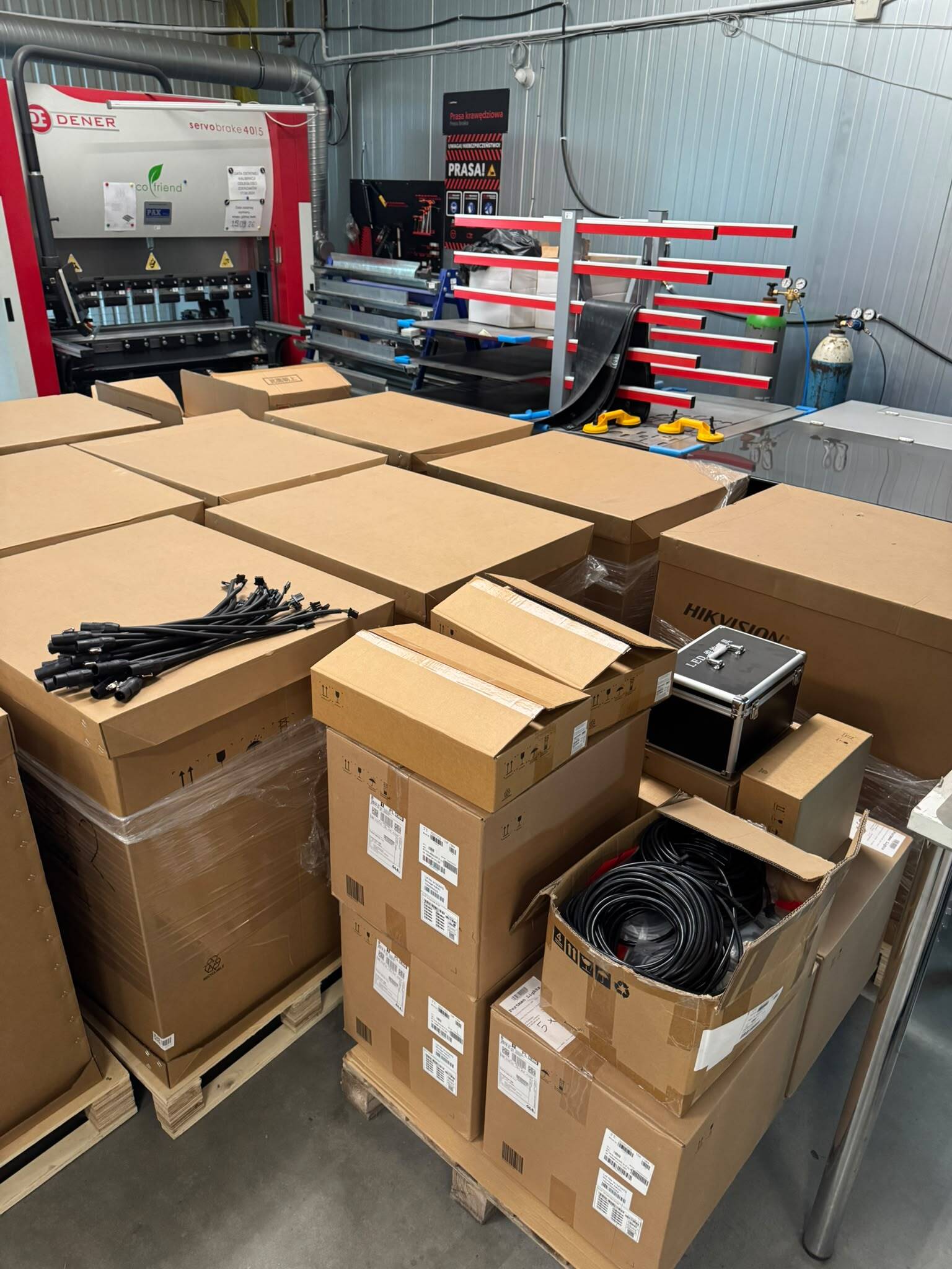 Used Hikvision Vision 1.25mm indoor screen 24m2 for sale