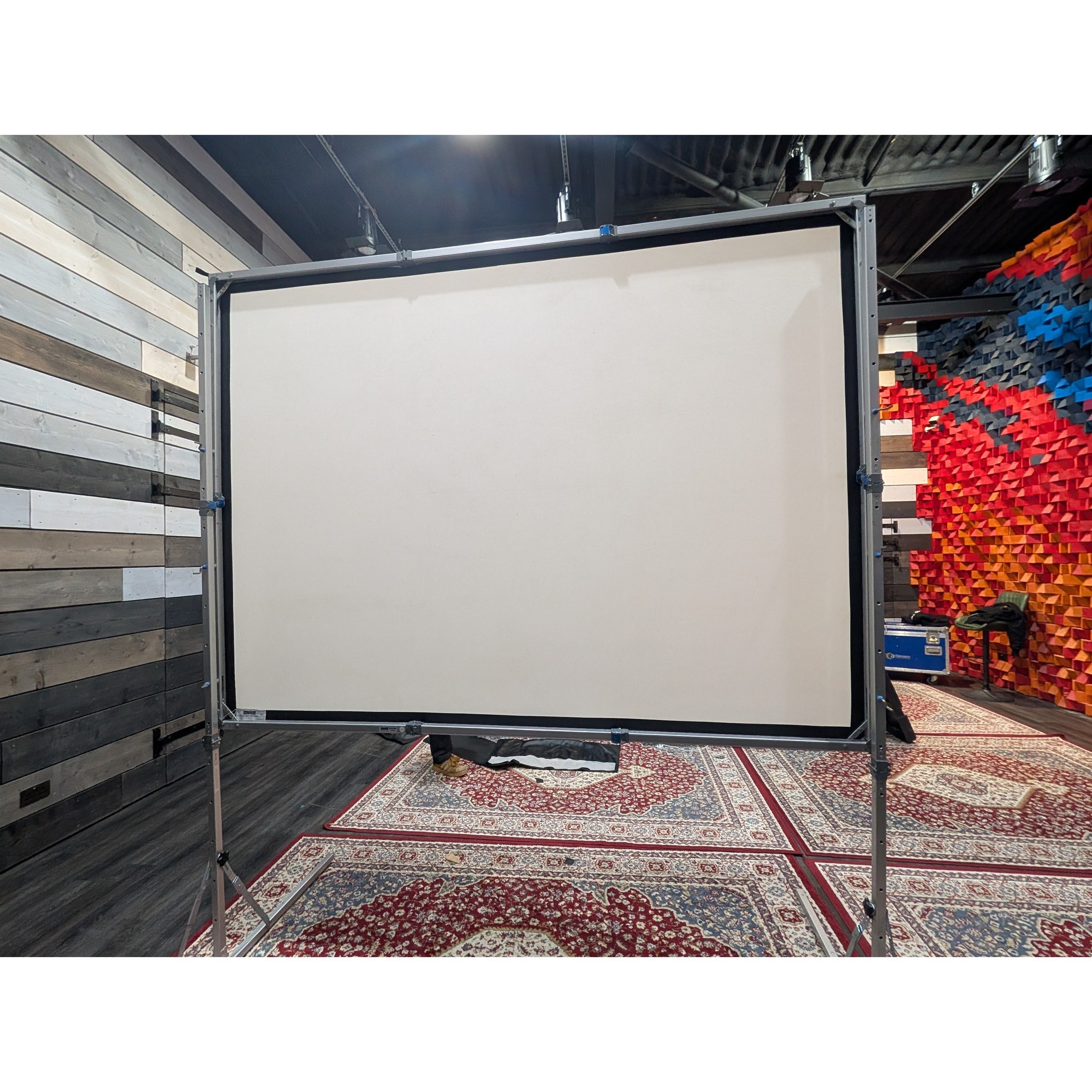Used Fast Fold Projection Screen 6ft x 8ft for sale