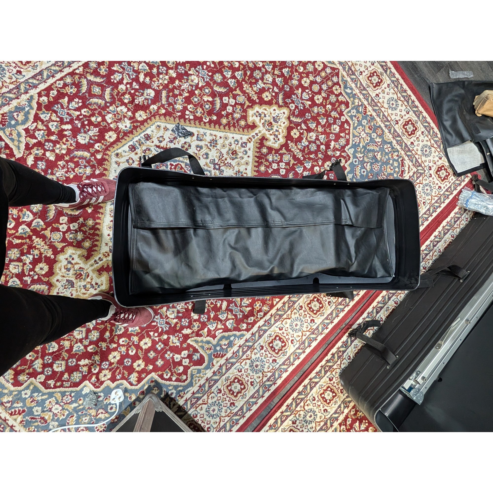Used Fast Fold Projection Screen 6ft x 8ft for sale