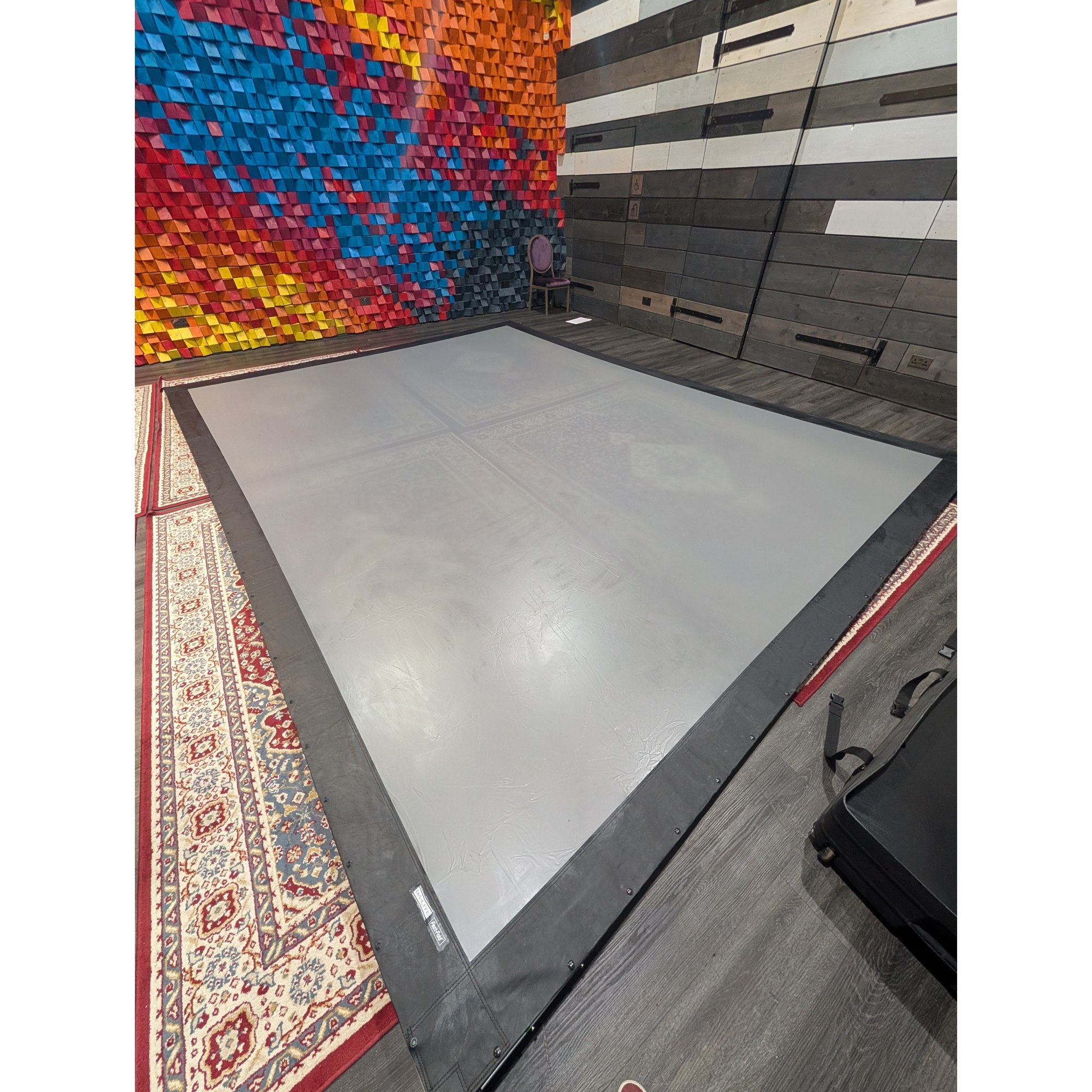 Used Fast Fold Projection Screen 13ft x 17ft for sale