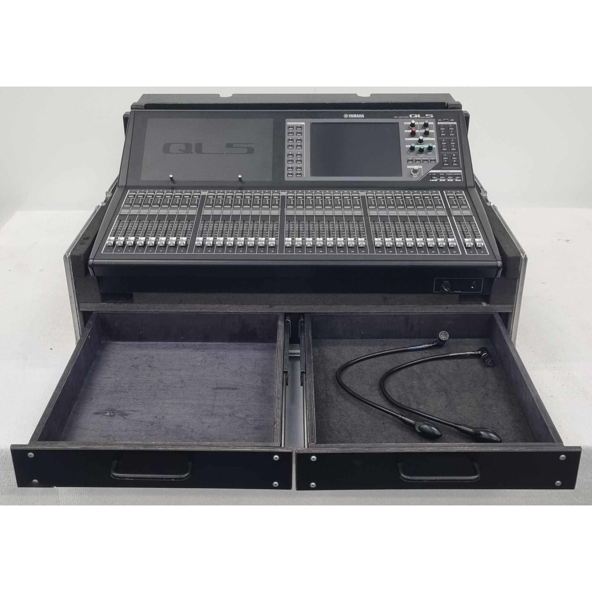 Used Yamaha QL5 for sale